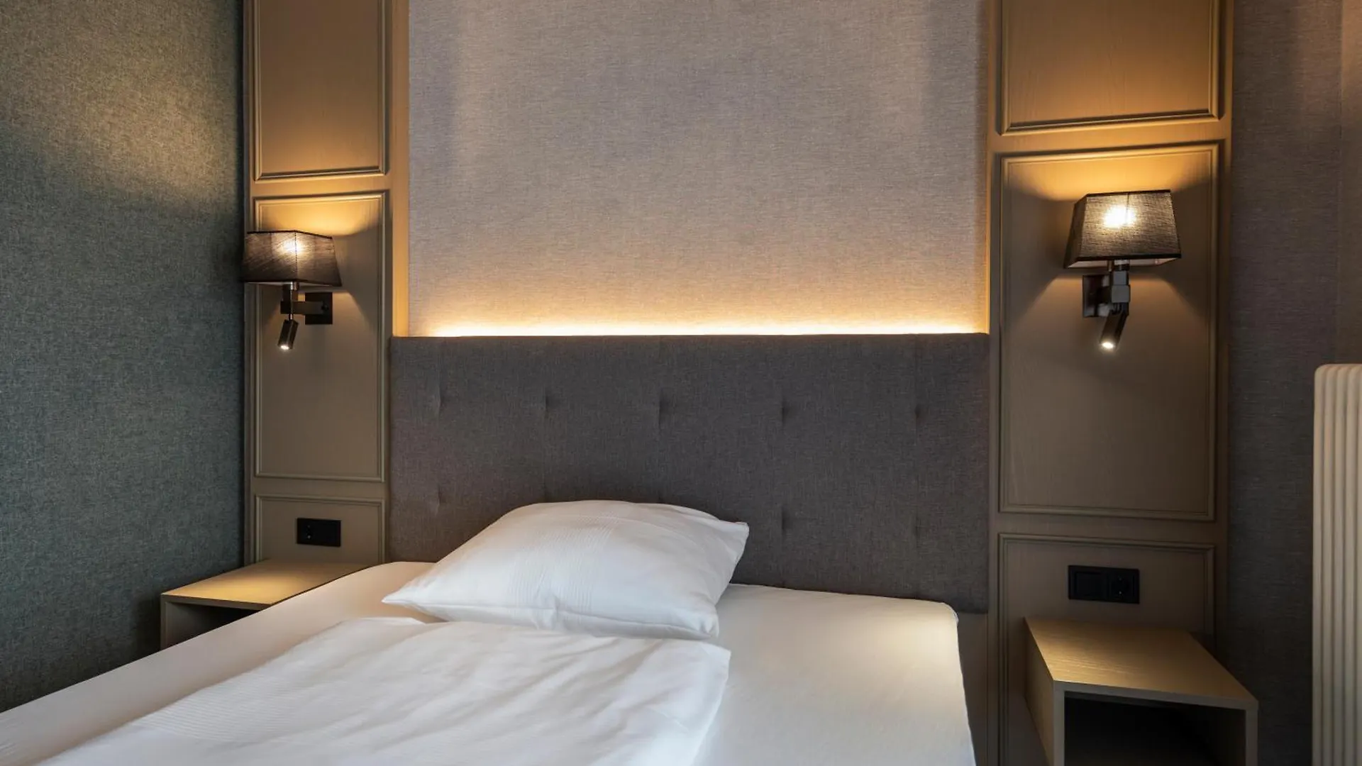 Roomingtons Karoli Waldkirchen Hotel
